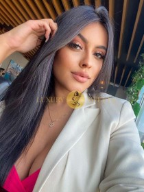 Victoria escort available in 