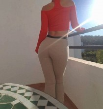 Escort leyre with blonde hair