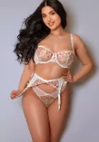 European busty escort Bernicce