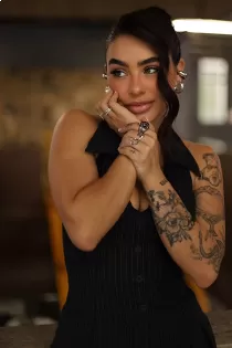 Marzene escort available in London