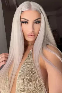 Alexia escort available in London