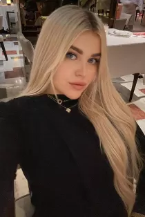 Amaris 25 years old girl