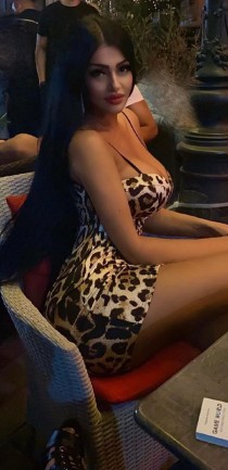 Escort Melya with black hair