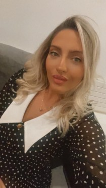 Francesca escort available in London