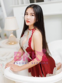 Michelle 25 years old girl
