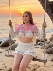 Thai escort Maya
