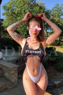 Escort Jazmine with Blonde hair