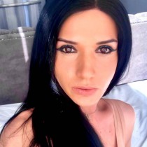 Escort JennyTS with black hair