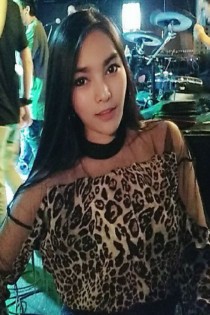 Escort Izzy with black hair