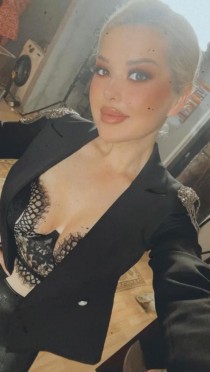 Victoria C bust size Natural