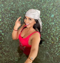 British escort Antoina