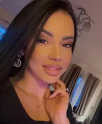 Evelin escort available in London