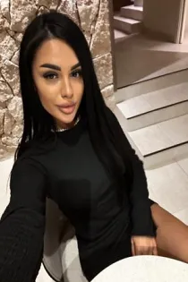 Eva Sparkles escort available in Harlow