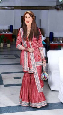 Mumbai Escorts Agency escort available in Mumbai