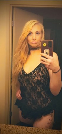 LexiNicole 33 years old girl