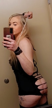 Escort LexiNicole with blonde hair