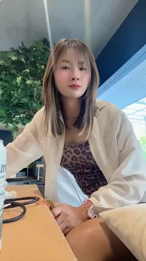 YUkii 20 years old girl