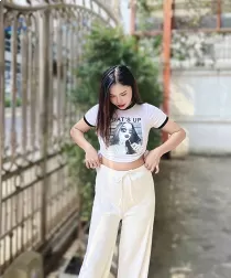 3000 baht escort C bust size Natural