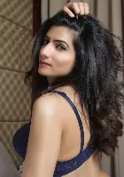 brunette Sameera escort