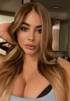 busty Maddy escort