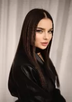 London girl Nadia 24 years old