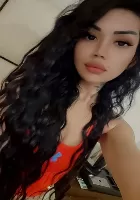 brunette escort from United Arab Emirates