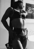 Australian blonde escort Mimi Escortss