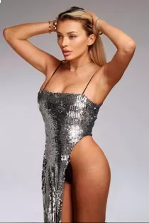 Escort Claire Escortss with blonde hair