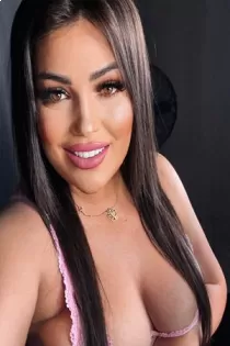 163 height Lara Escortss