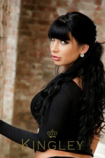 Escort Valentina Ricci with brunette hair