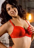 Lithuanian escort Dee from London