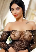 Stunning brunette escort Cyndi