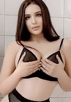 Stunning brunette escort Allysa
