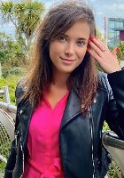 petite escort Buena from London