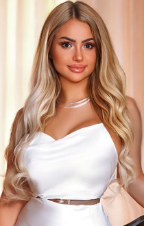 Alena escort available in London