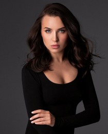 Ashlee escort available in London