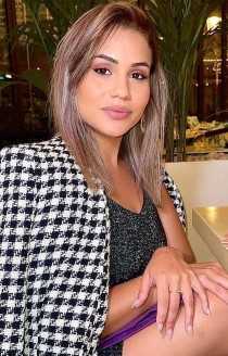 Citrus escort available in London