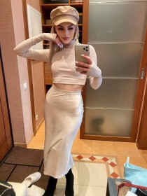 Escort Vogue with blonde hair