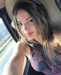 Escort Groove with blonde hair