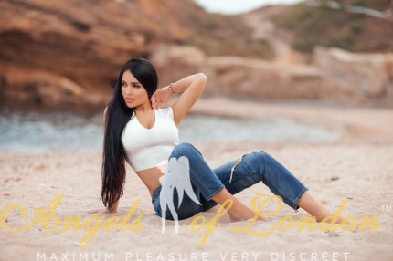 Salama escort available in London