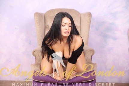 Lina escort available in London