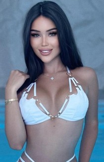 Elodie escort available in London