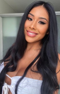 Escort Gabi with brunette hair