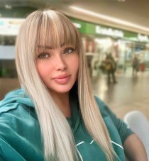 Russian escort Charlott