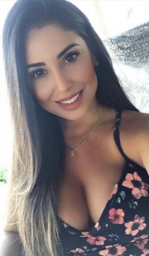 Zahra escort available in London
