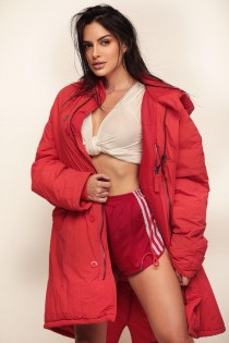 Alaya B bust size 