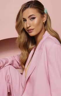 Arlet escort available in London