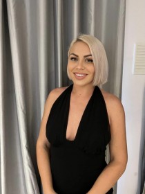 Russian escort Platinum