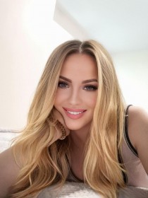 Charlotte B bust size 