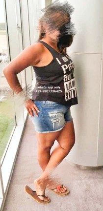 Escort Priya Indepndent with blonde hair